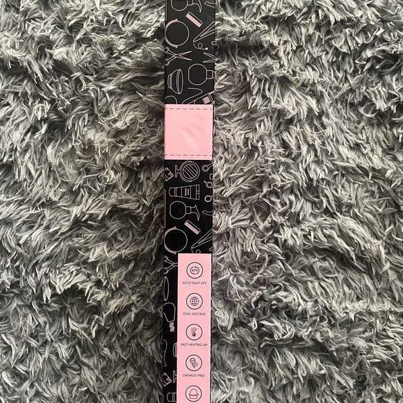 Wavytalk 3/8 Inch Small Curling Iron *Never been used** - Picture 4 of 5